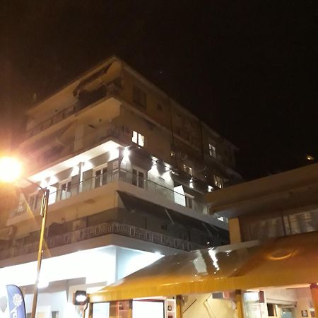 Studiosbank Kab D Dráma Esterno foto